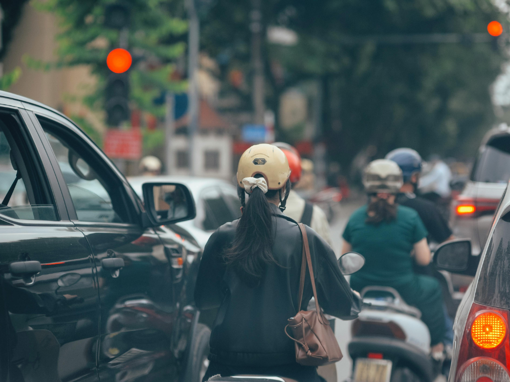 Is there a traffic control refresher course in Singapore?